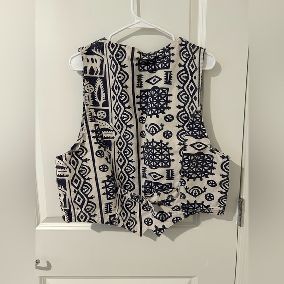 Chicos Vintage Aztec Print Vest - Picture 8 of 10